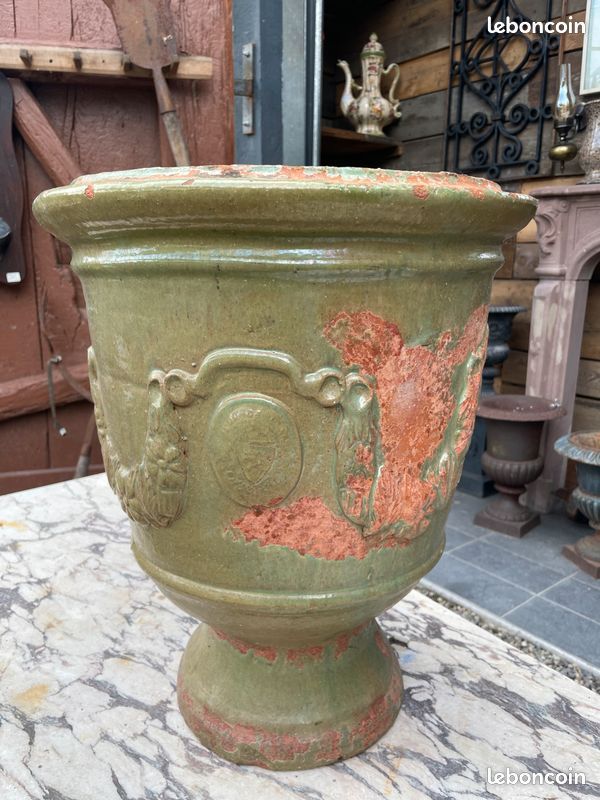 Ancienne urne jardinière ou pot en faïence émaille de France