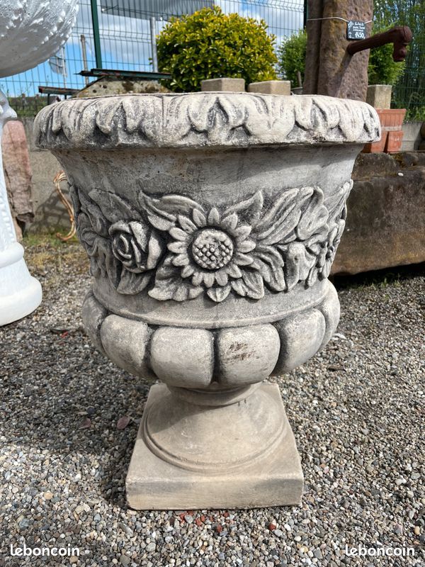 Grande vase / pot de fleurs baroque pour jardin en pierre reconstituée