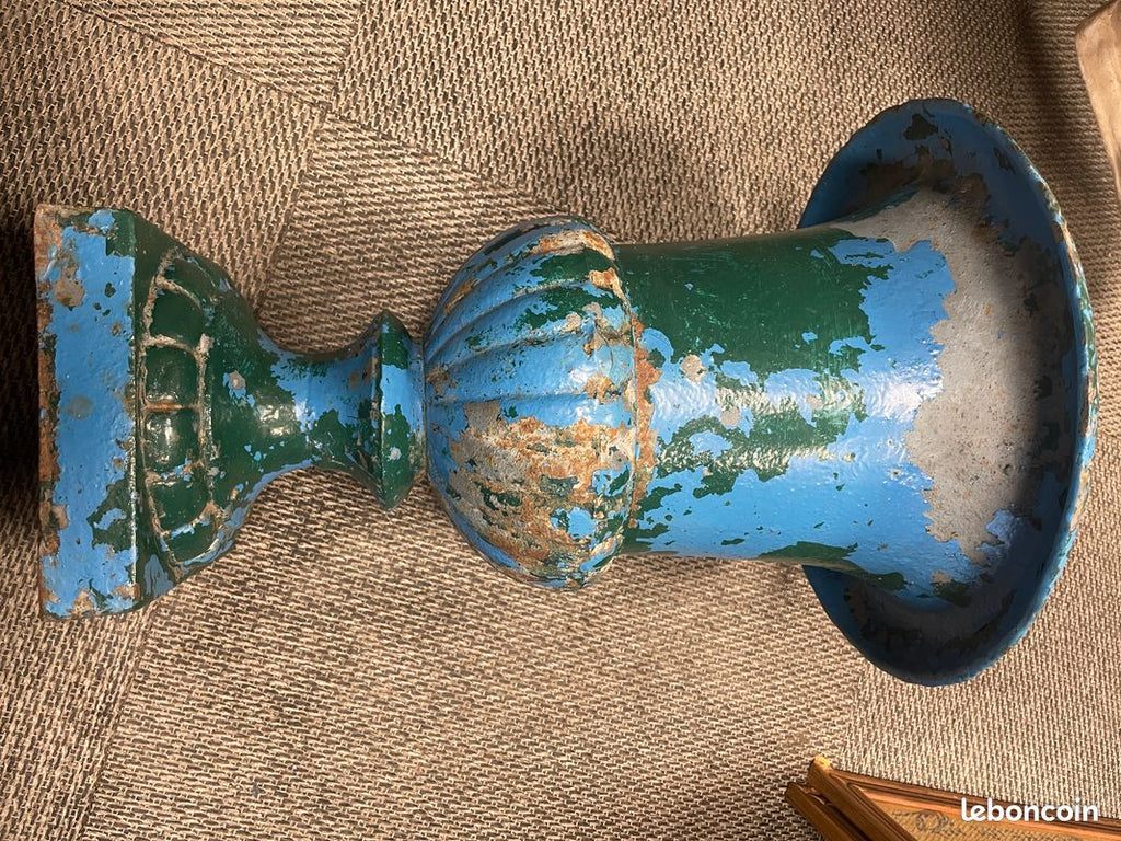 Ancien authentique vase / pot / urne dit Médicis Français en fonte du 19éme