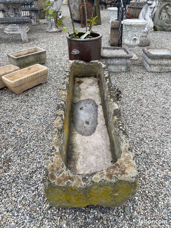 Ancienne auge / jardinière en pierre naturelle de grés