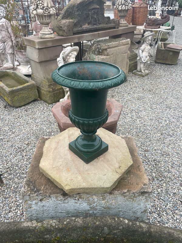 Ancien authentique vase / pot / urne dit Médicis Français en fonte du 19éme