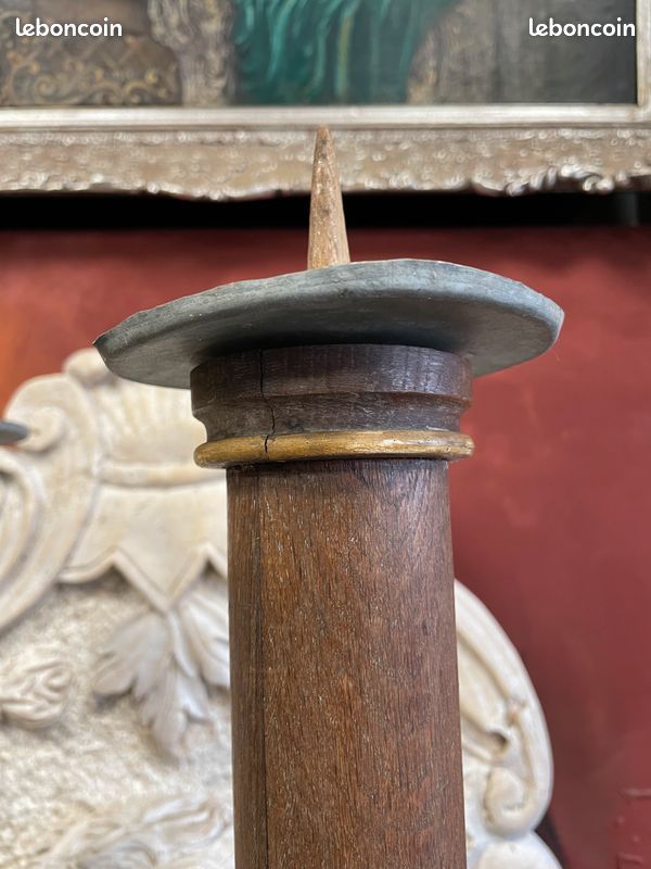 Ancienne paire de pique cierge / bougeoir en bois