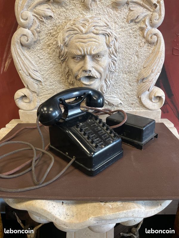 Ancien téléphone / interphone de standard industriel vintage en métal 1950 de la marque Télic