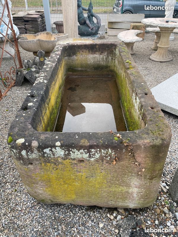 Rare ancien lavoir de ville / auge / bassin ou bac en pierre naturelle de grés