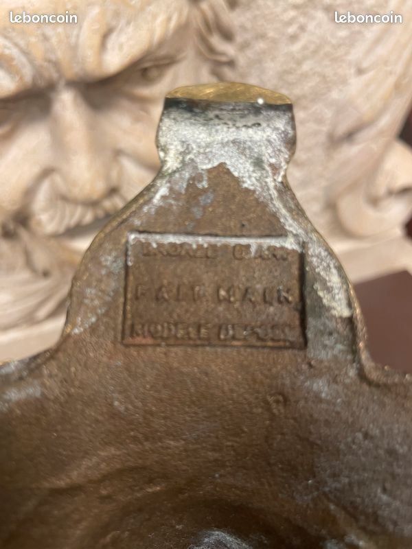 Paire de chandeliers / bougeoirs à 5 flammes en bronze doré Louis XV signé