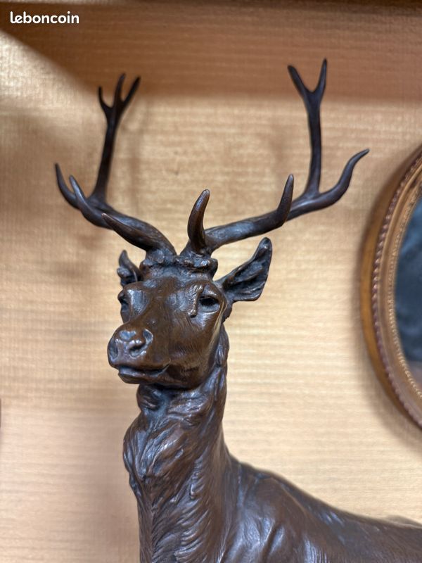 Sculpture / bronze animalier " Cerf aux aguets " signé M. FIOT