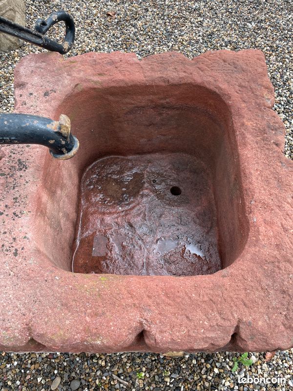 Unique auge / bac à fontaine / bassin ou jardinière en pierre naturelle de grès sculptée