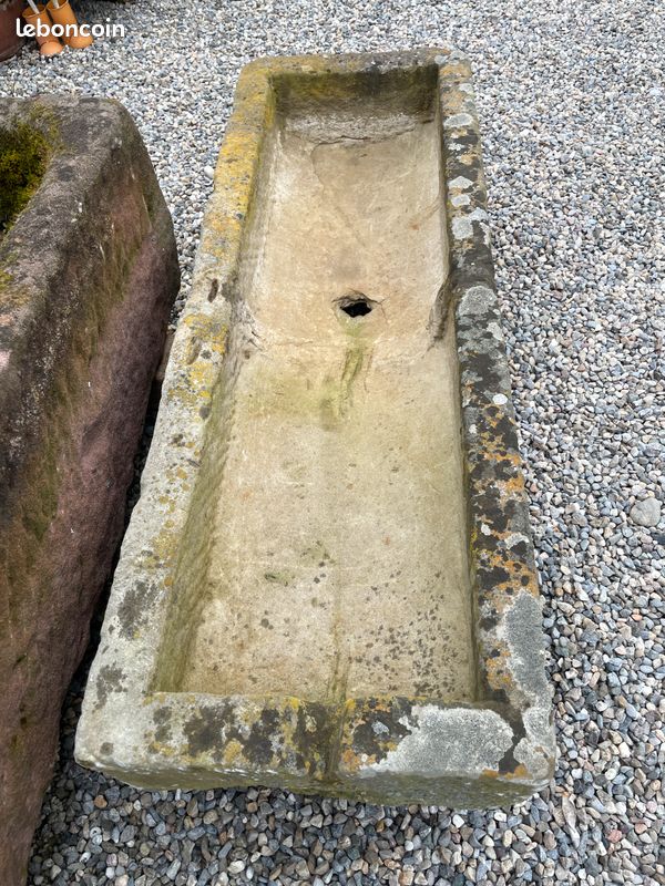 Ancienne auge, abreuvoir ou jardinière en pierre naturelle de grés