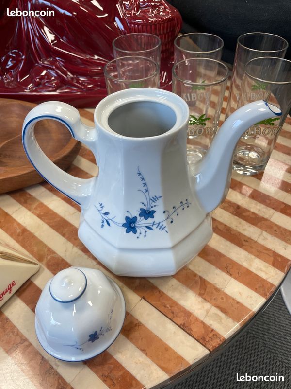 Cafetière / théière en porcelaine Bavaroise par Winterling Kirchenlamitz