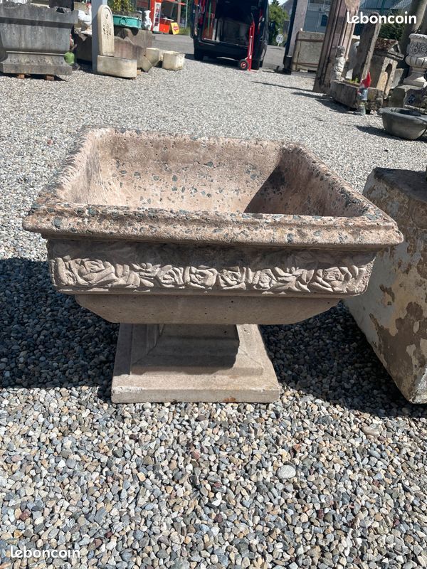 Ancienne jardinière / pot / coupe / vase sur pied en pierre reconstituée
