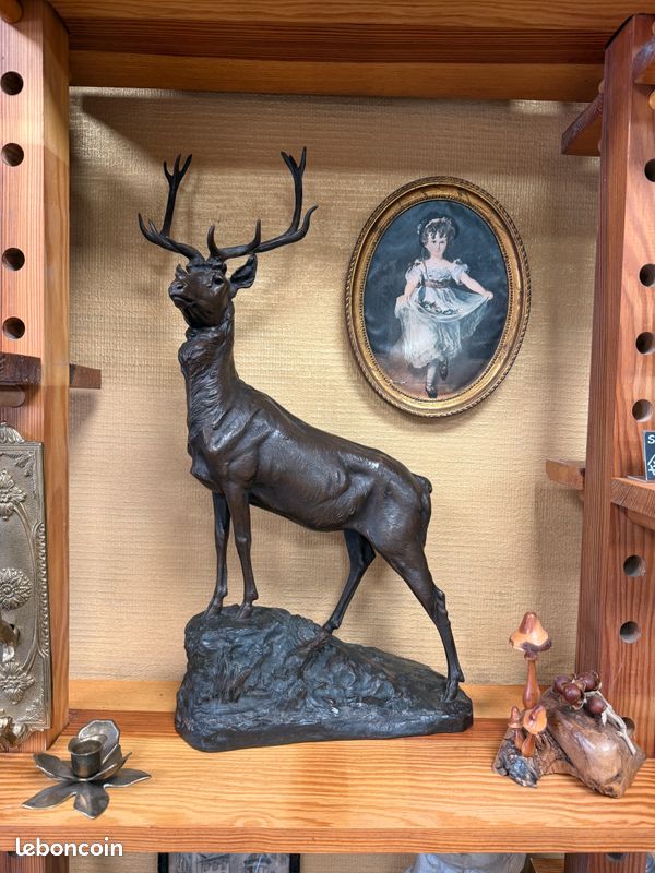 Sculpture / bronze animalier " Cerf aux aguets " signé M. FIOT