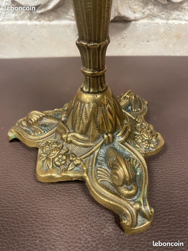 Paire de chandeliers / bougeoirs à 5 flammes en bronze doré Louis XV signé