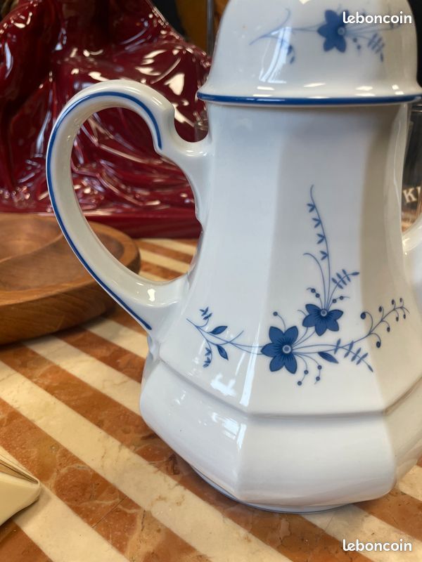 Cafetière / théière en porcelaine Bavaroise par Winterling Kirchenlamitz