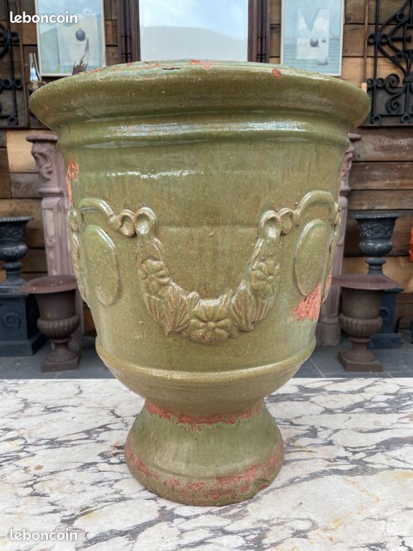Ancienne urne jardinière ou pot en faïence émaille de France
