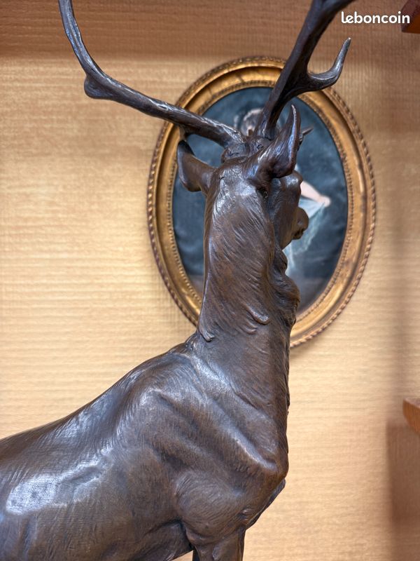 Sculpture / bronze animalier " Cerf aux aguets " signé M. FIOT