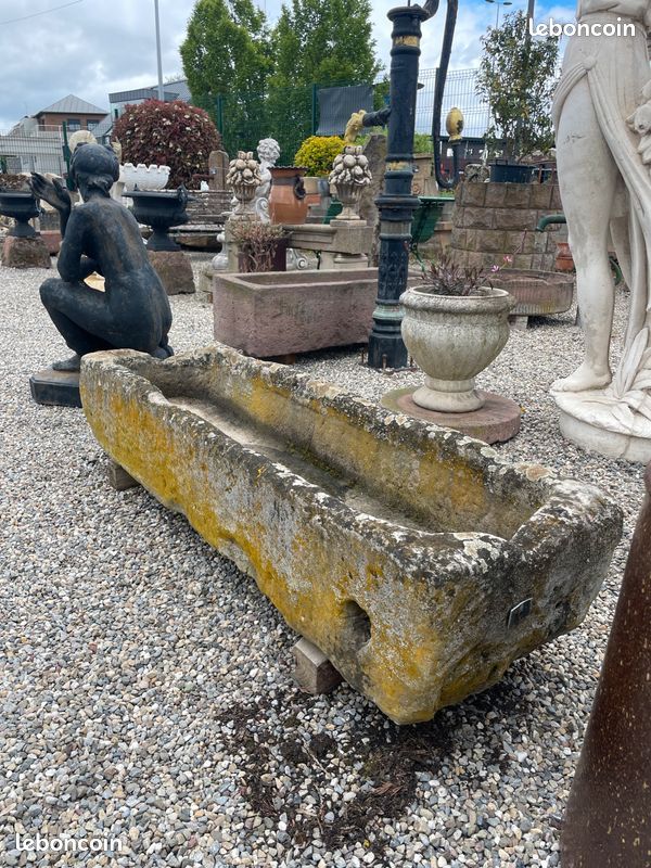 Ancienne auge / jardinière en pierre naturelle de grés