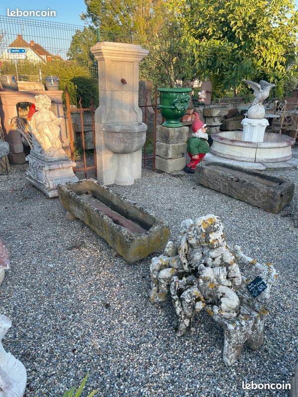 Fontaine murale a vasque en pierre calcaire reconstituée 1,80 m