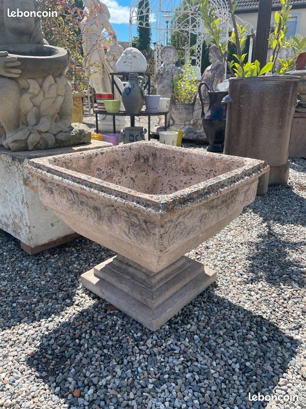Ancienne jardinière / pot / coupe / vase sur pied en pierre reconstituée