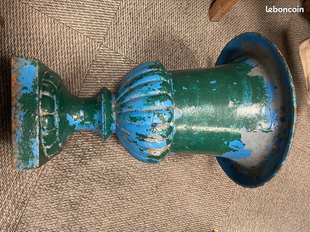 Ancien authentique vase / pot / urne dit Médicis Français en fonte du 19éme