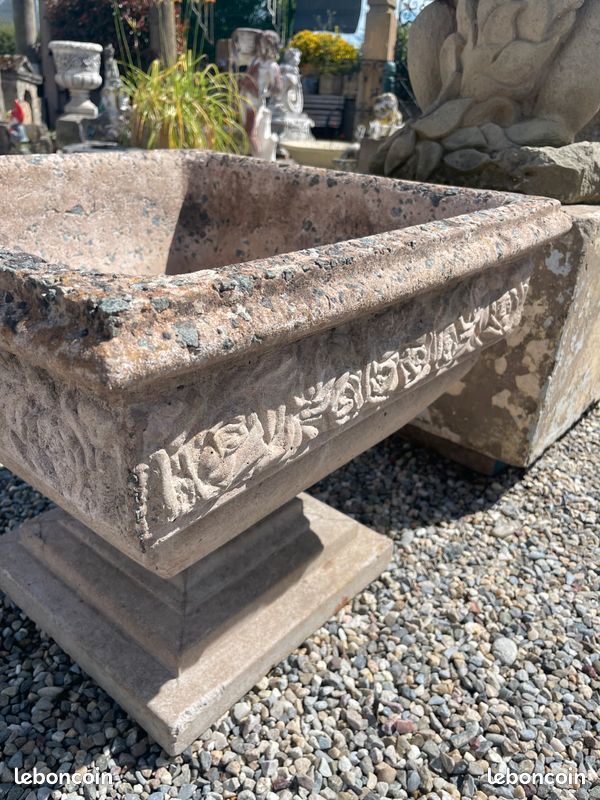 Ancienne jardinière / pot / coupe / vase sur pied en pierre reconstituée