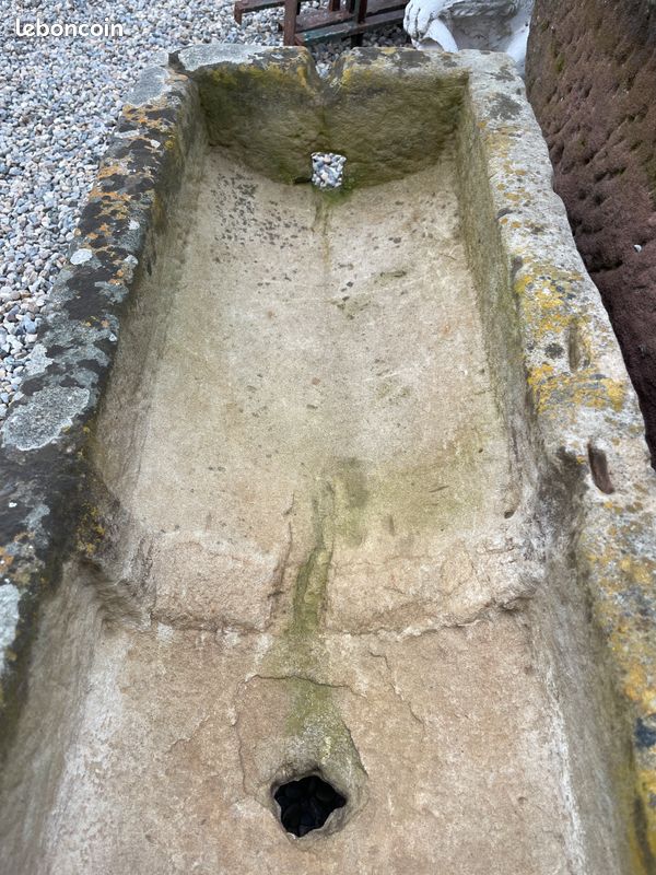 Ancienne auge, abreuvoir ou jardinière en pierre naturelle de grés