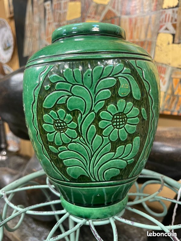 Rare vase signé Korond. Art folklorique traditionnel de l'Europe de l'Est