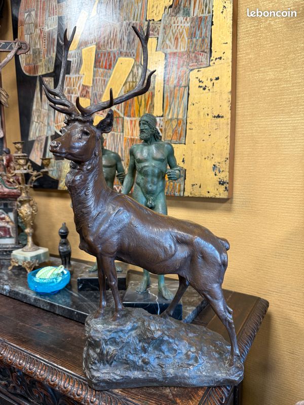Sculpture / bronze animalier " Cerf aux aguets " signé M. FIOT