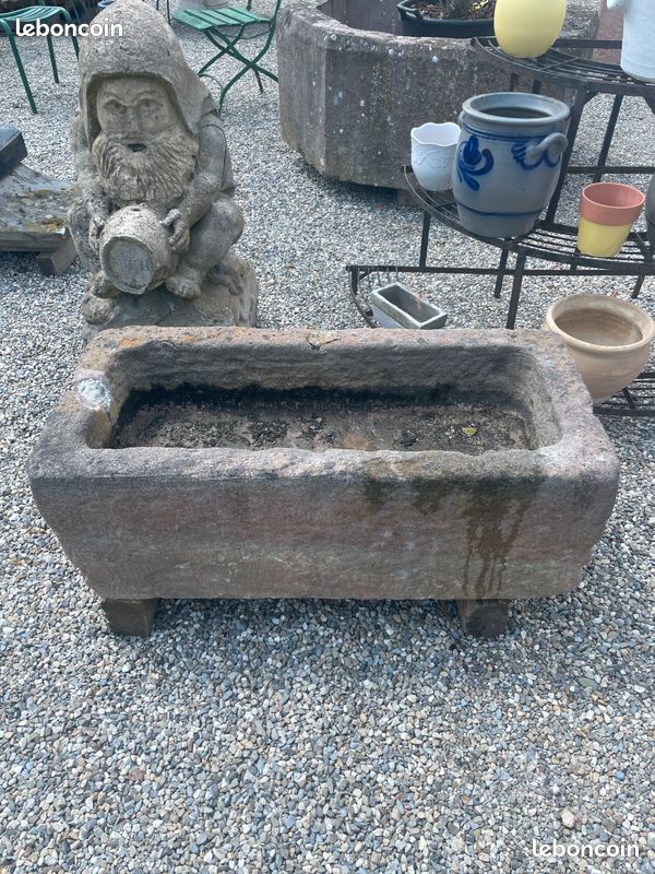 Ancienne auge / abreuvoir / jardinière en pierre naturelle de grés