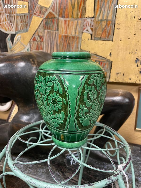 Rare vase signé Korond. Art folklorique traditionnel de l'Europe de l'Est