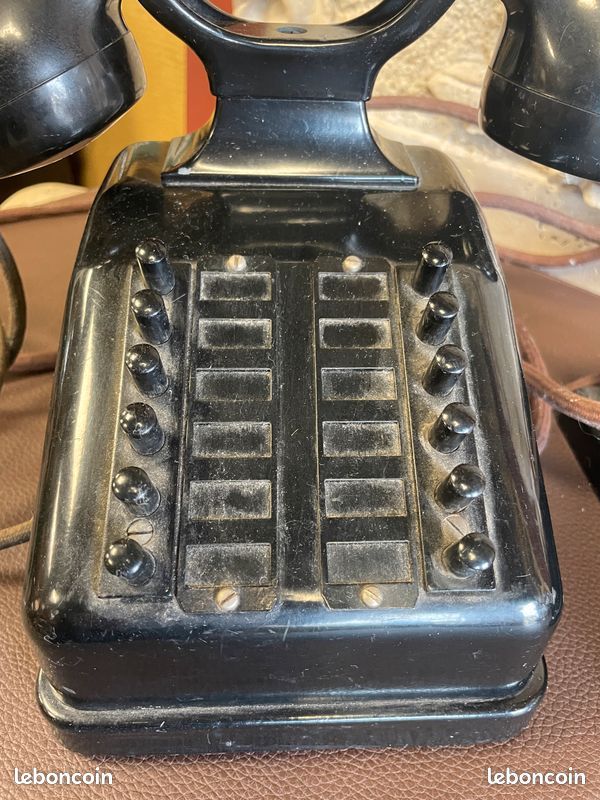 Ancien téléphone / interphone de standard industriel vintage en métal 1950 de la marque Télic