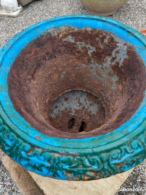 Ancien authentique vase / pot / urne dit Médicis Français en fonte du 19éme
