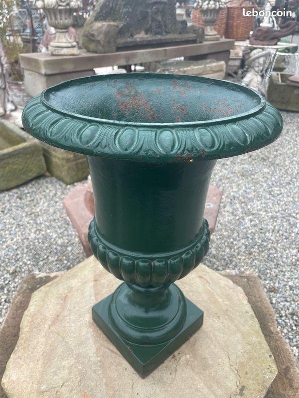 Ancien authentique vase / pot / urne dit Médicis Français en fonte du 19éme