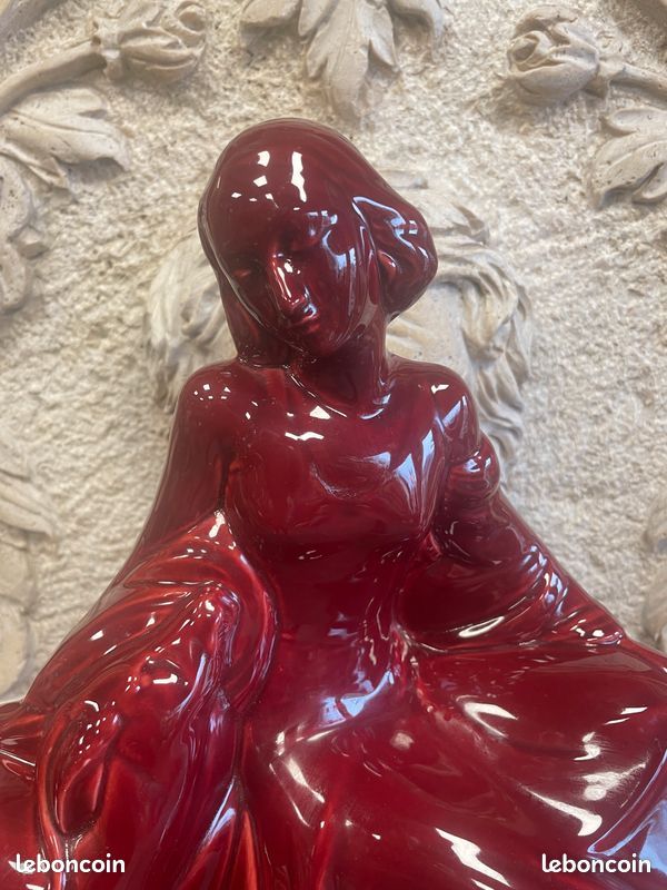 Ancienne céramique signé POLBERT. Femme et biche