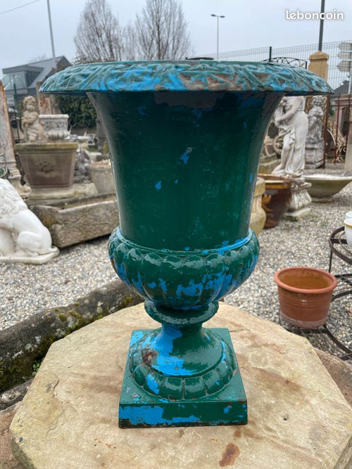 Ancien authentique vase / pot / urne dit Médicis Français en fonte du 19éme