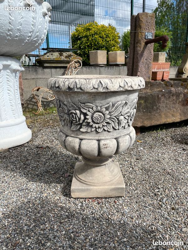Grande vase / pot de fleurs baroque pour jardin en pierre reconstituée