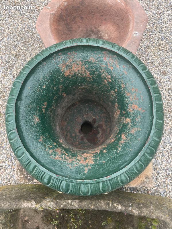 Ancien authentique vase / pot / urne dit Médicis Français en fonte du 19éme