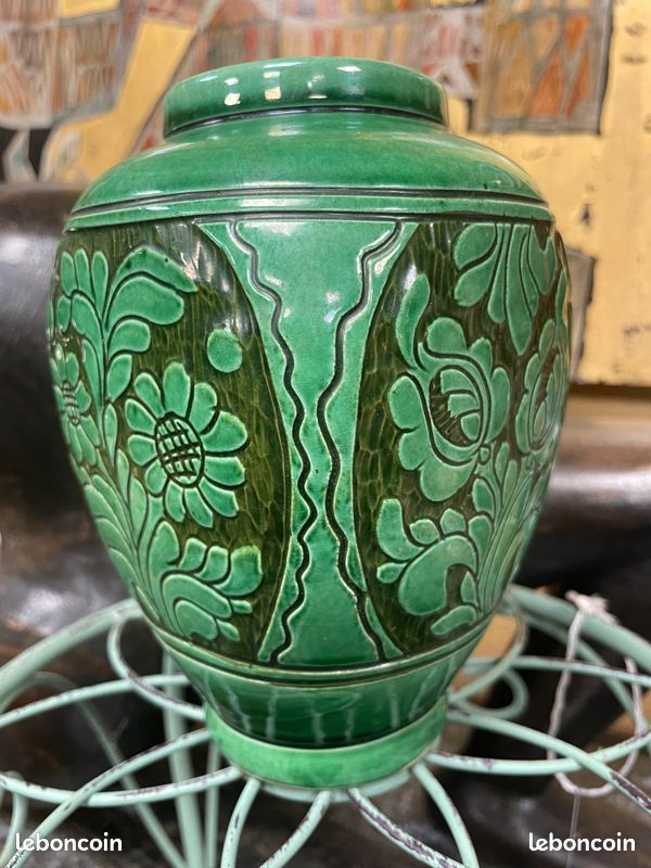 Rare vase signé Korond. Art folklorique traditionnel de l'Europe de l'Est