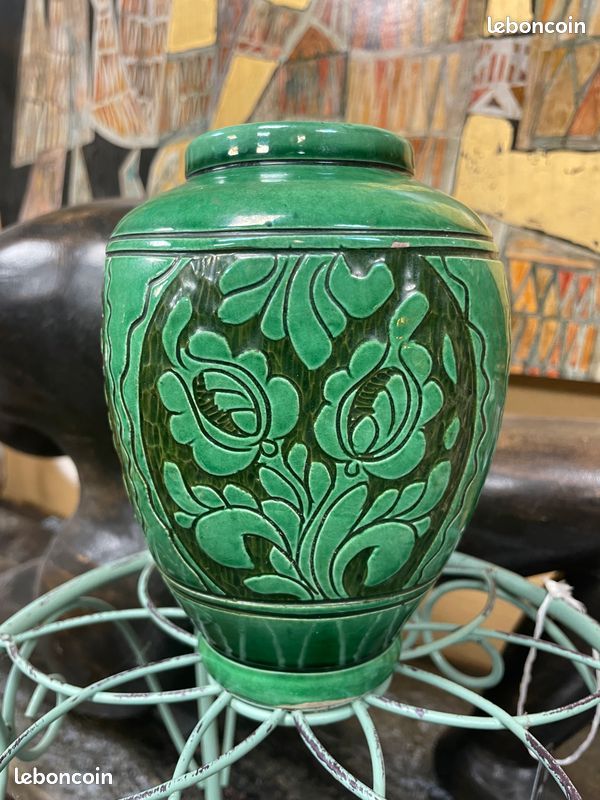 Rare vase signé Korond. Art folklorique traditionnel de l'Europe de l'Est