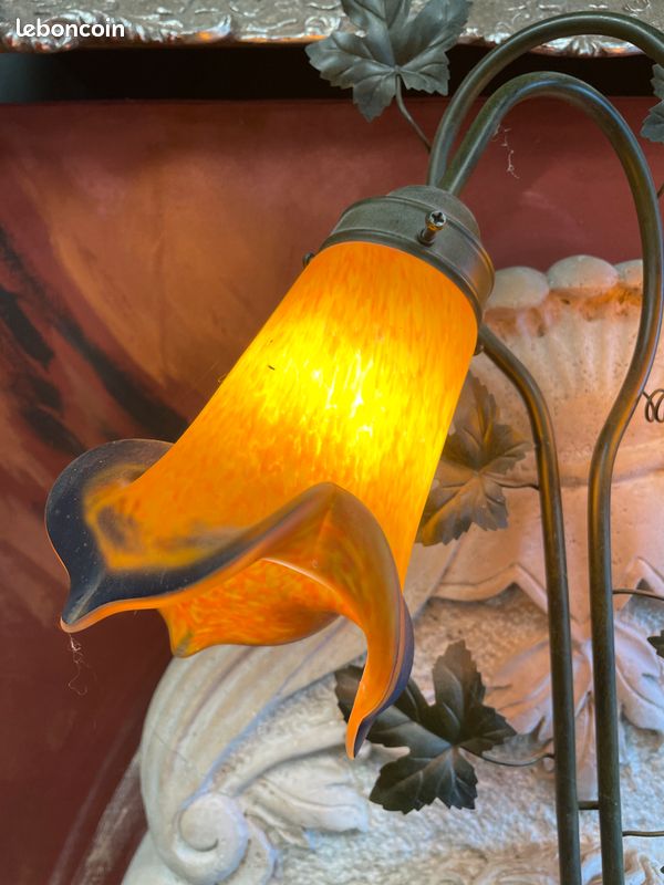Lampe fontaine décorative Art Déco "jeune femme à la fontaine" d'après F. Moreau signé