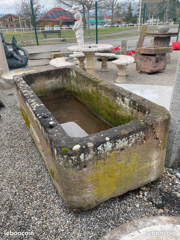 Rare ancien lavoir de ville / auge / bassin ou bac en pierre naturelle de grés