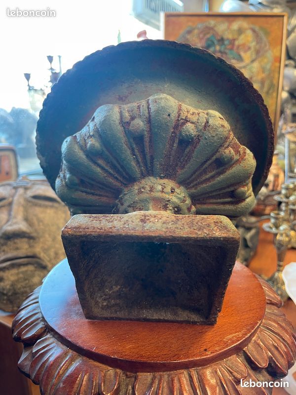 Rare petit vase / urne Chambord en fonte de style Médicis