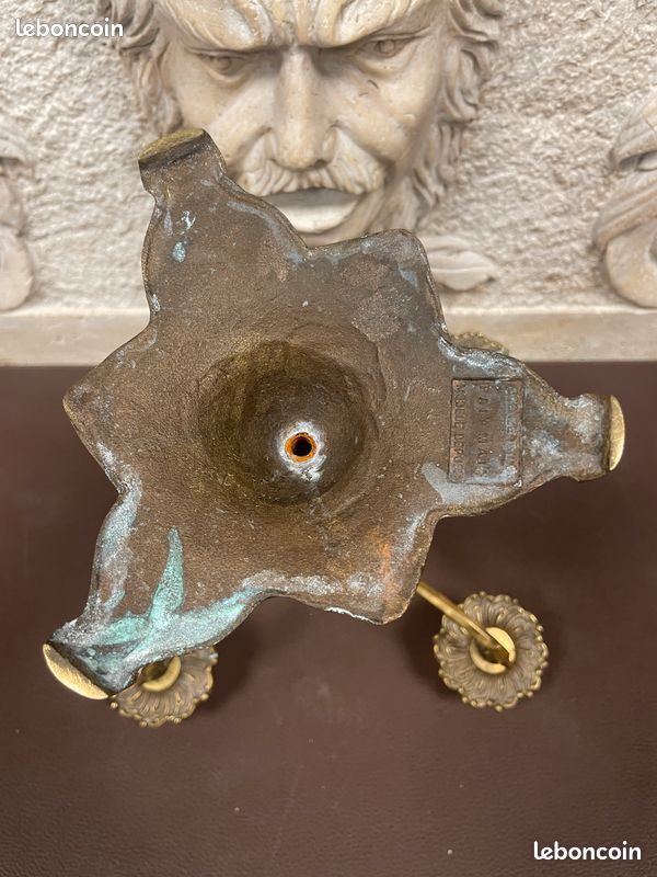 Paire de chandeliers / bougeoirs à 5 flammes en bronze doré Louis XV signé