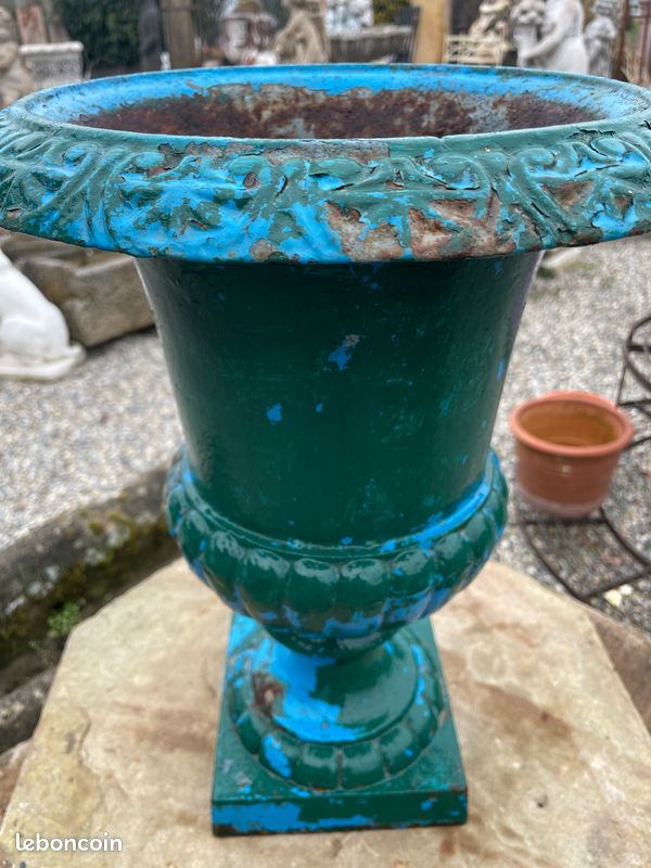 Ancien authentique vase / pot / urne dit Médicis Français en fonte du 19éme