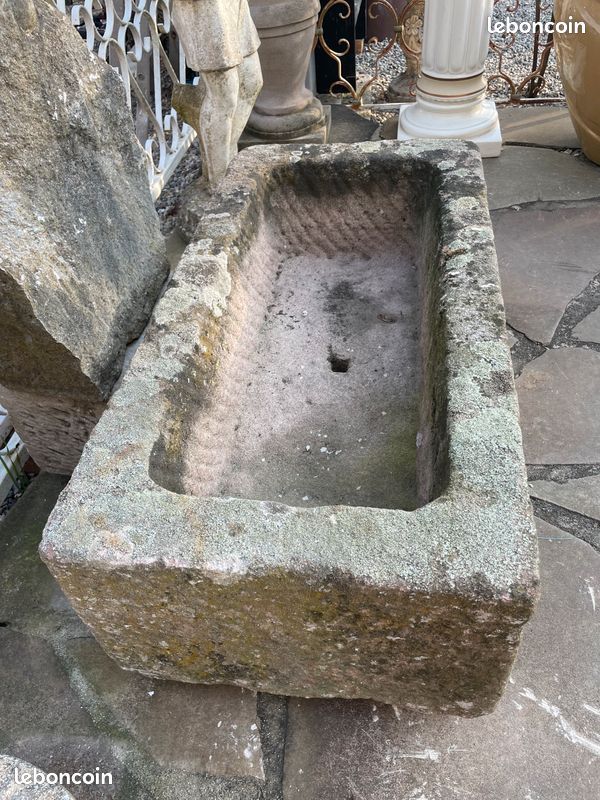 Ancienne auge / jardinière / abreuvoir en pierre naturelle de grés