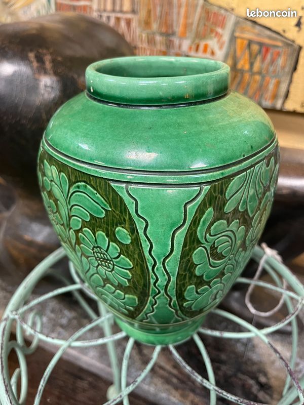 Rare vase signé Korond. Art folklorique traditionnel de l'Europe de l'Est