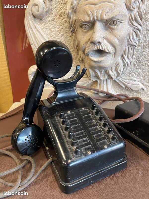 Ancien téléphone / interphone de standard industriel vintage en métal 1950 de la marque Télic