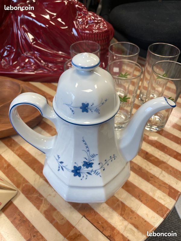 Cafetière / théière en porcelaine Bavaroise par Winterling Kirchenlamitz