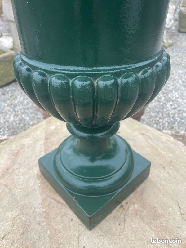 Ancien authentique vase / pot / urne dit Médicis Français en fonte du 19éme
