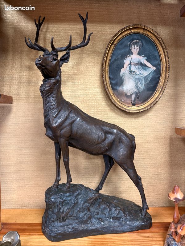 Sculpture / bronze animalier " Cerf aux aguets " signé M. FIOT