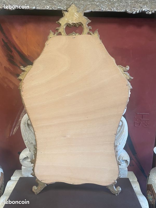 Miroir rocaille doré de style baroque / Louis XV. Forme mouvementée